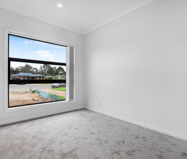 2/5 Grafton Place, Jamisontown - Photo 1