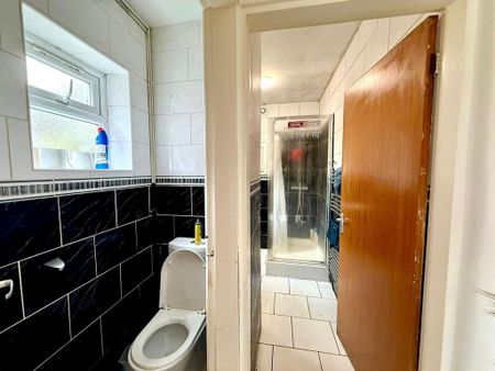 3 bedroom terraced house to rent - Photo 5