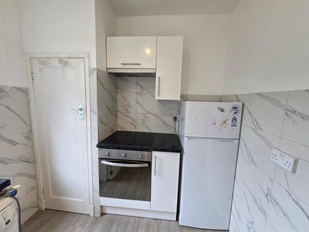 Village Way, Beckenham BR3, London - Photo 4