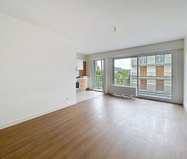 Appartement à louer - REIMS - SAINT REMI - Photo 2