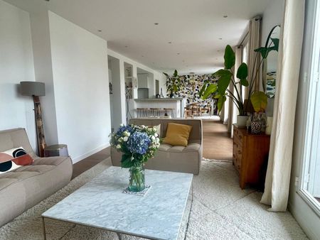 Location Appartement 5 pièces 108m² PARIS 15ème - Photo 2