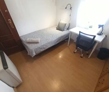 Calle de Pico Cejo, Madrid, Community of Madrid 28038 - Photo 2