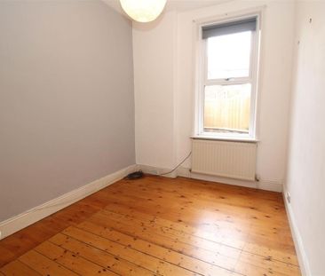 2 Bedroom Flat - Photo 2