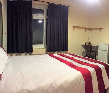 105 Burton Road, Lincoln, Lincolnsire, LN1 3LL - Photo 1