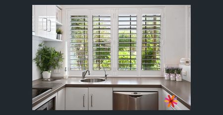 A STYLISH AND CONVENIENT UNIT IN COMO - Photo 3