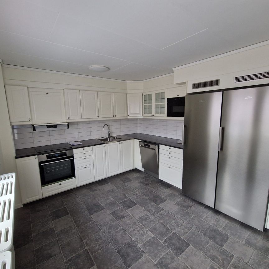 Svärdsgatan 16A - Foto 1