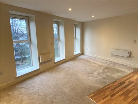 Halifax Road, Staincliffe, Dewsbury, West Yorkshire, WF13 - Photo 2