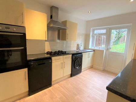 3 bedroom semi-detached house to rent - Photo 5
