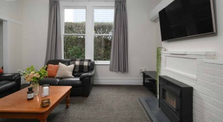 Stunning Three Bedroom Villa - Photo 5