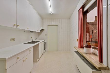 Ruim appartement met 2 slaapkamers te Halle-centrum - Photo 2