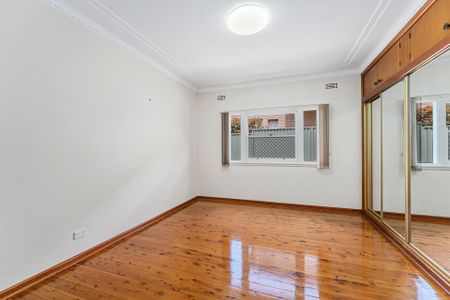 Cozy One-Bedroom Granny Flat for Rent - Photo 2