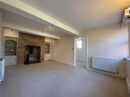 2 bedroom equestrian property to rent - Photo 2