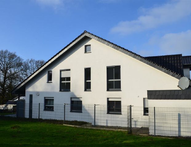 Neu ausgebaute 2-Zimmer-Wohnung mit EBK in gepflegtem Privathaus in Herford – nähe Klinikum! - Photo 1