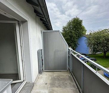 Frisch renovierte 2-Zi.-Whg. mit neuem Tageslichtbad und Balkon - Photo 2