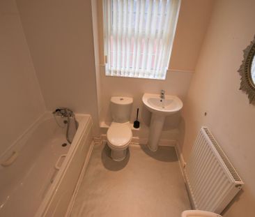 2 bedroom flat to rent - Photo 5