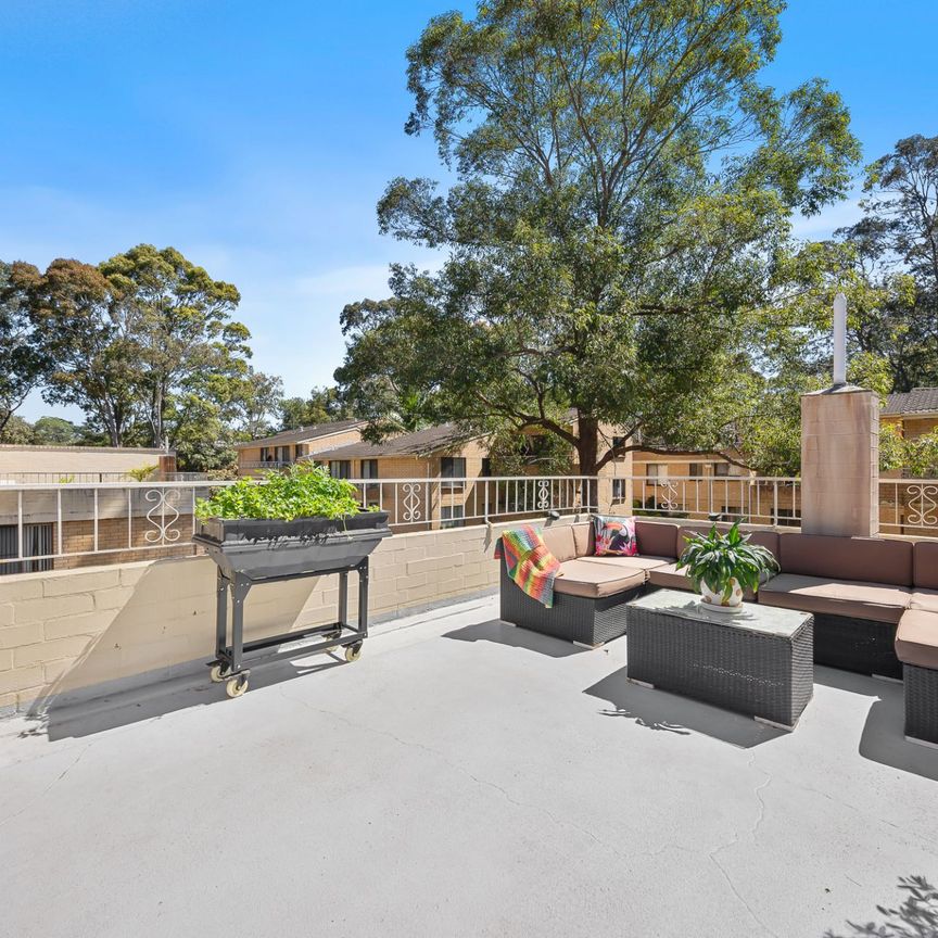 Marsfield - Photo 1