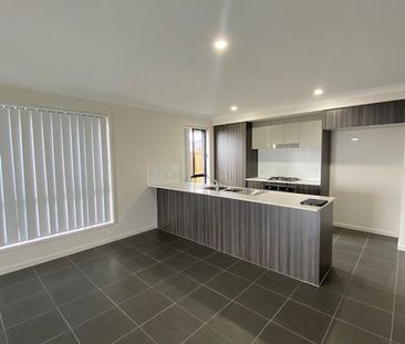 MODERN FAMILY HOME - Photo 5