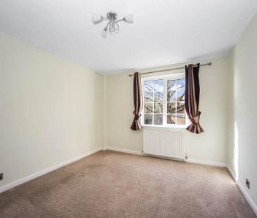 3 bedroom end of terrace house to rent - Photo 4