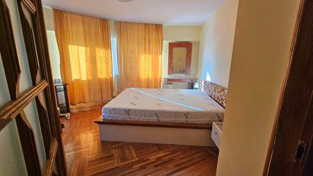 Apartament 3 camere , CENTRAL - ,INDEPENDENTEI - Fotografie 3