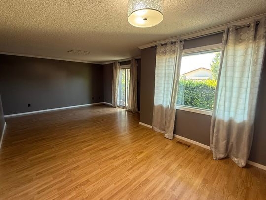 Bell Manor – 2 Bedroom Condo - Photo 1
