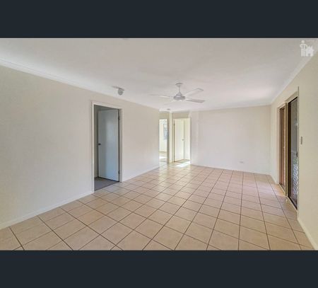 14 Sharyn Court, Point Vernon, Qld 4655 - Photo 2