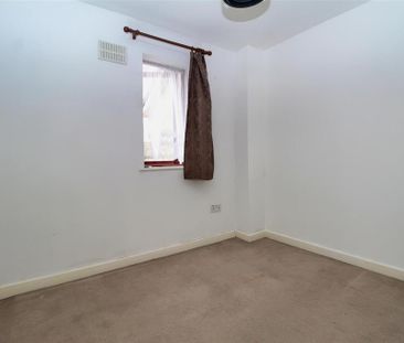 2 bedroom semi-detached house to rent - Photo 5