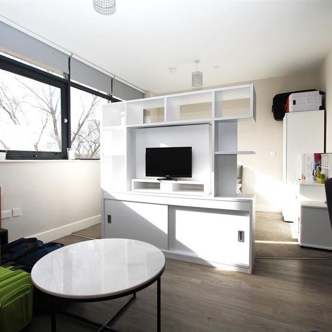 Studio to rent - Photo 1