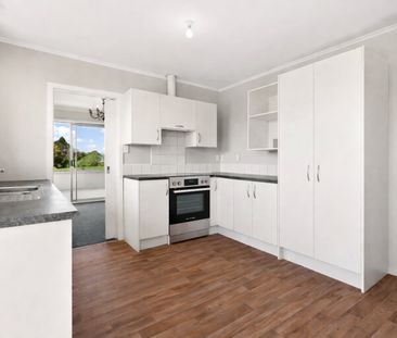 Perfectly positioned in the heart of Horotiu, this generous 5 bedro... - Photo 5