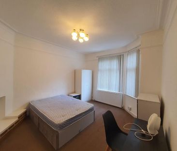 5 bedroom semi-detached house to rent - Photo 3