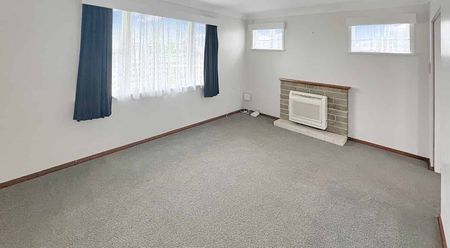 LEVIN - 3 BEDROOM - Photo 5