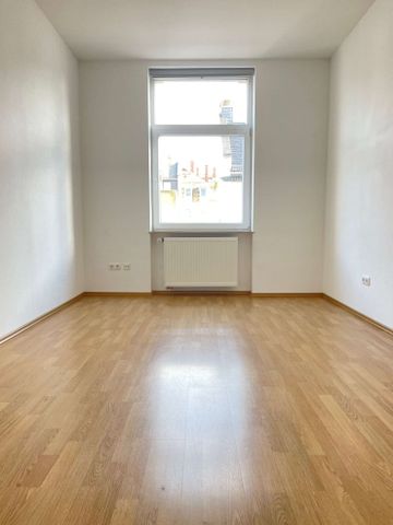 *RICHTIG TOLLE WOHNUNG MIT DESIGN-PARKETT, BALKON u. EBK* - Foto 5