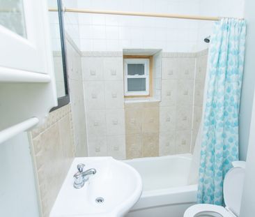 For Lease - 682 Bathurst Street Unit# 2, Toronto, Ontario - Photo 3
