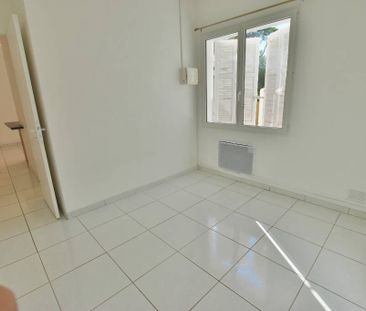 Location appartement 2 pièces 30 m² Saint-Raphaël 83700 - Photo 3