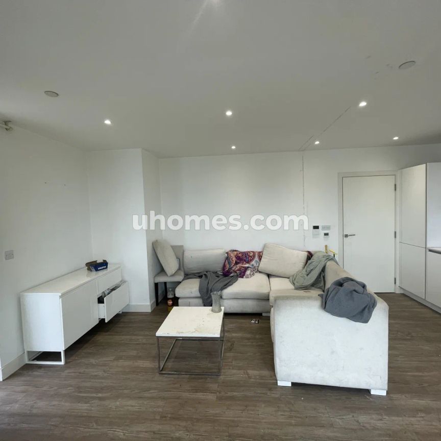 3 Bedroom 2 Bathroom - Photo 1