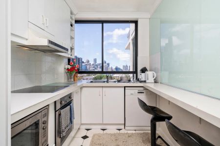 6 Month Lease - Prestigious Balmain East, Fully Furnished Apartment Showcasing Iconic Harbour Bridge and City Views. - Photo 4
