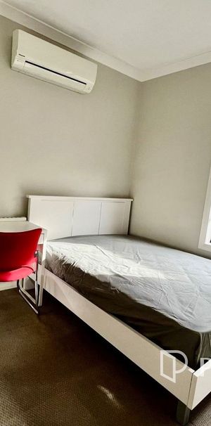 Furnished 1 Bedroom in Clayton - Photo 2