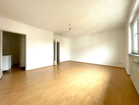 Schöne 1-Zimmer-Wohnung mit Küche in zentraler Lage in Frankfurt-Bornheim in der Nähe vom REWE Markt - Foto 4