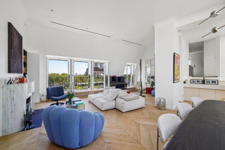 Location Appartement Paris 16 4 Pièces 218 m² - Photo 3
