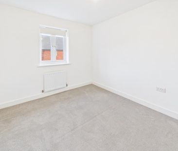 De Lisle Bush Way, Great Oldbury, Stonehouse - Photo 4