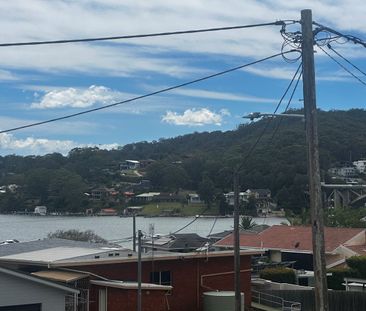 HUGE Family Home. - Photo 3