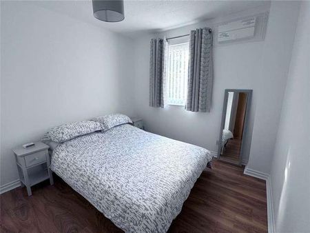 Meon Close, Petersfield, Hampshire, GU32 - Photo 4