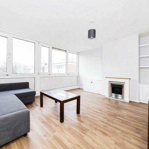 Hersham Close - Photo 1