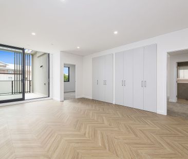 Executive Residences - Photo 2