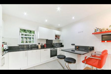 2 Bed Flat, Woodmill Close, SW15 - Photo 2