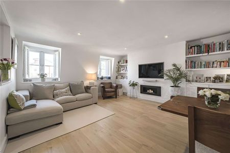 Set on the top floor of this stunning Victorian building, two double bedroom spacious bright apartment. - Photo 2