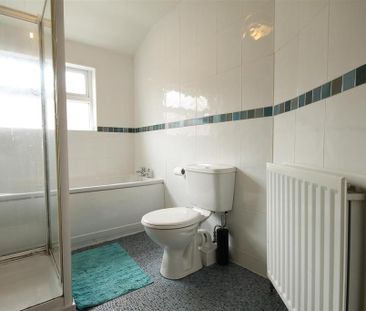 4 bedroom terraced house to rent - Photo 5