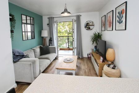 1 bedroom flat to rent - Photo 3