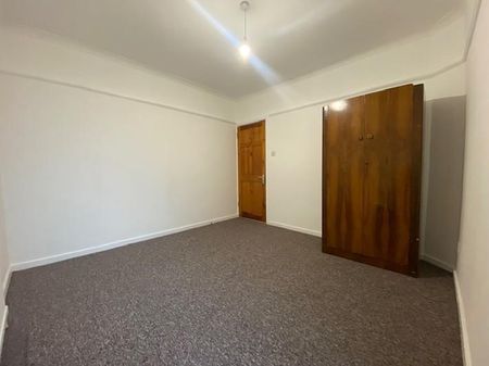 4 bedroom semi-detached house to rent - Photo 3