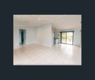 Spacious Family Home in Point Vernon - Photo 2