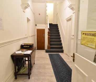 1 Bed Flat, Hart Hill Drive, LU2 - Photo 3